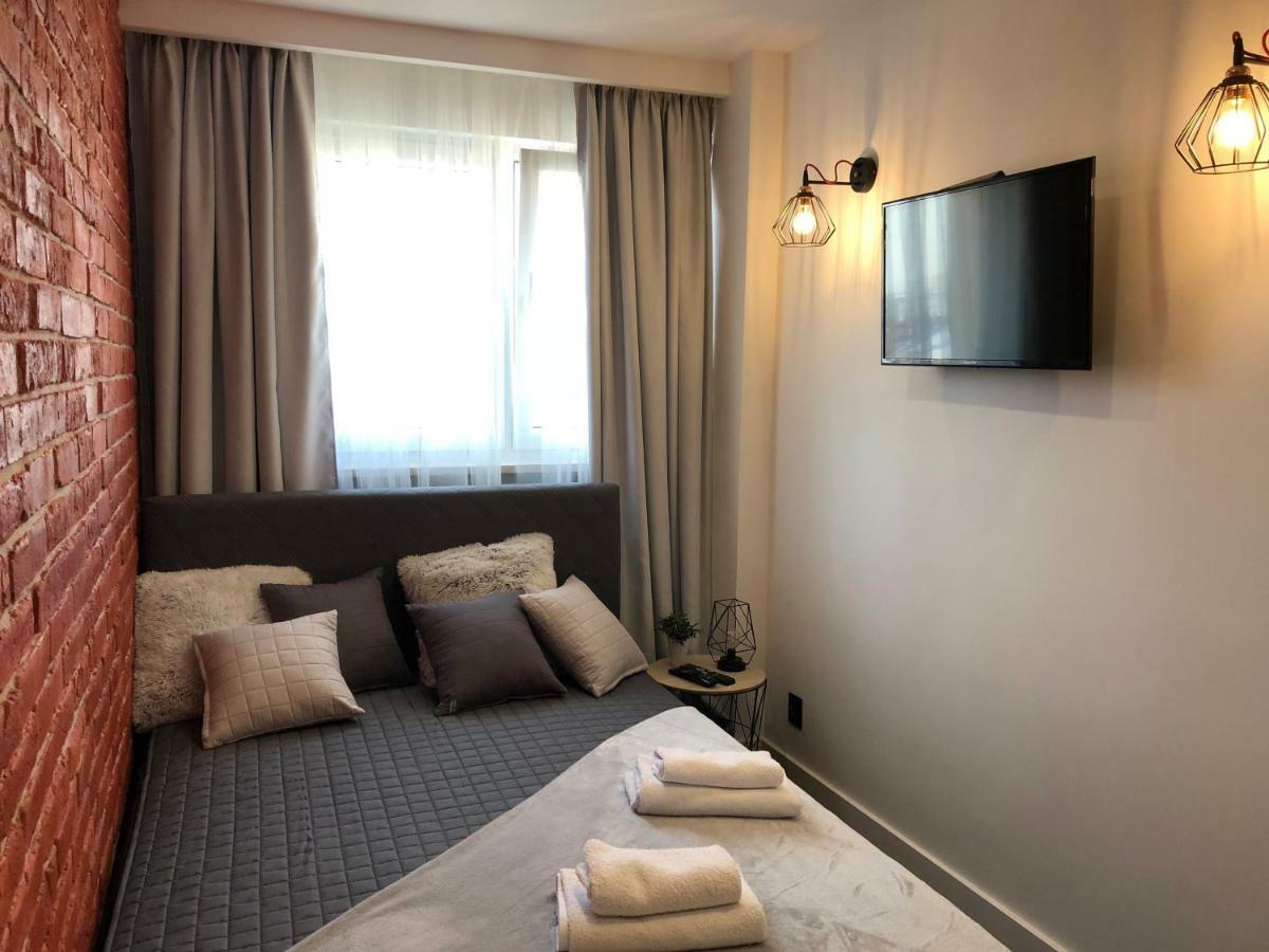 Family & Business Sauna Apartments Rynek Centrum Downtown - 2 Bedroom With Private Sauna, Balcony, Parking Кельце Екстер'єр фото