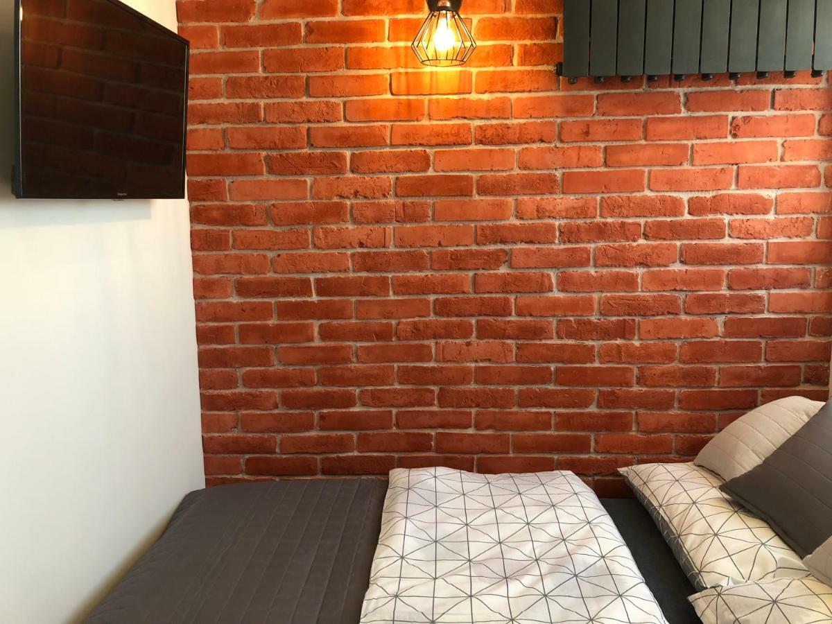Family & Business Sauna Apartments Rynek Centrum Downtown - 2 Bedroom With Private Sauna, Balcony, Parking Кельце Екстер'єр фото