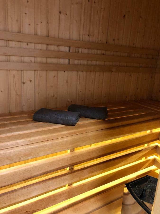 Family & Business Sauna Apartments Rynek Centrum Downtown - 2 Bedroom With Private Sauna, Balcony, Parking Кельце Екстер'єр фото