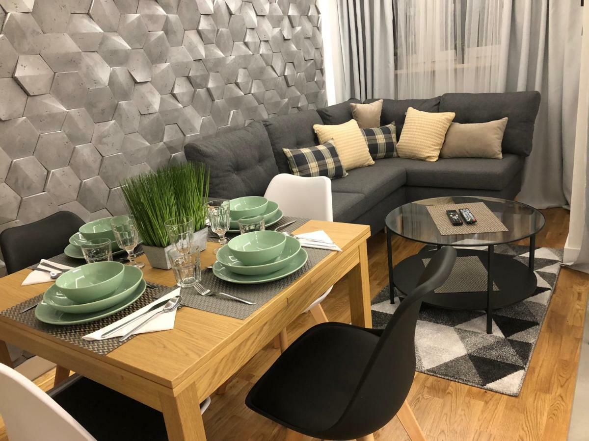 Family & Business Sauna Apartments Rynek Centrum Downtown - 2 Bedroom With Private Sauna, Balcony, Parking Кельце Екстер'єр фото