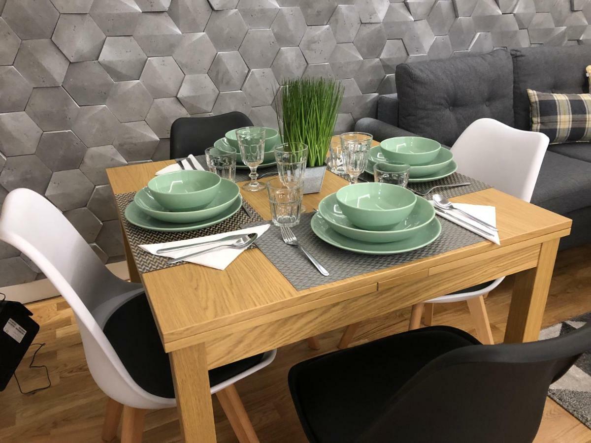 Family & Business Sauna Apartments Rynek Centrum Downtown - 2 Bedroom With Private Sauna, Balcony, Parking Кельце Екстер'єр фото