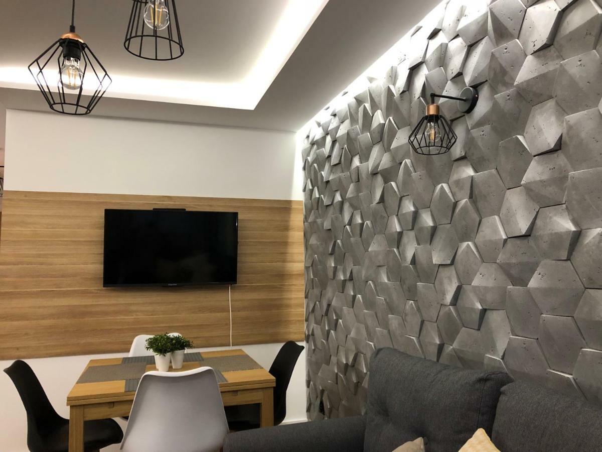 Family & Business Sauna Apartments Rynek Centrum Downtown - 2 Bedroom With Private Sauna, Balcony, Parking Кельце Екстер'єр фото