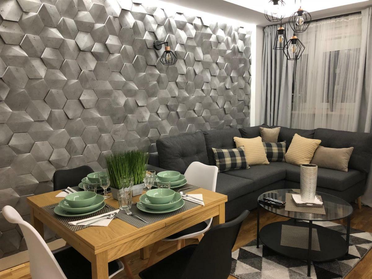 Family & Business Sauna Apartments Rynek Centrum Downtown - 2 Bedroom With Private Sauna, Balcony, Parking Кельце Екстер'єр фото